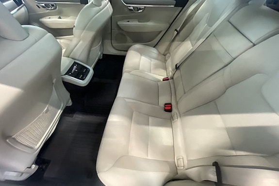Volvo V90 9 of 14
