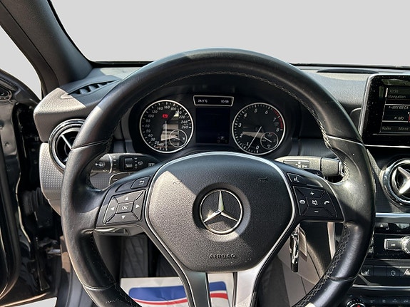 Mercedes-Benz A180 9 of 14