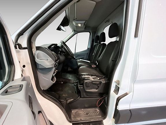 Ford Transit 8 of 9