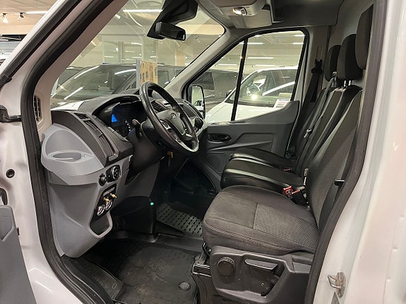 Ford Transit 8 of 9