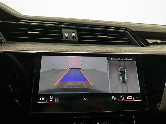 Audi Q8 e-tron 25 of 30