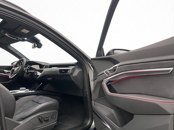 Audi Q8 e-tron 18 of 30