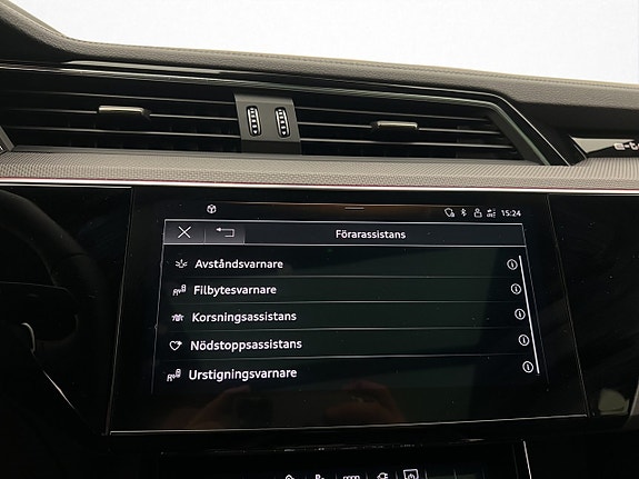 Audi Q8 e-tron 27 of 30
