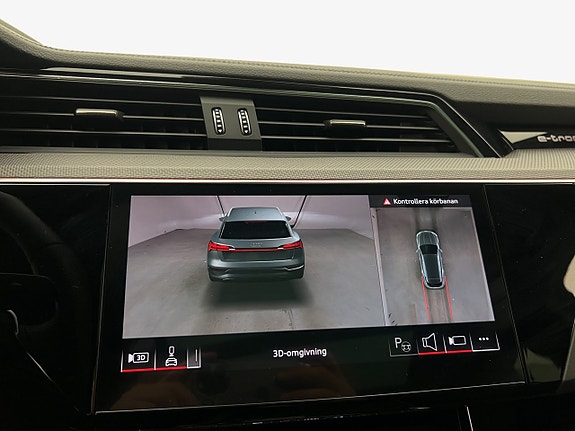 Audi Q8 e-tron 28 of 30
