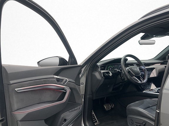 Audi Q8 e-tron 12 of 30