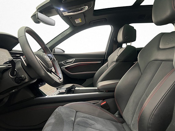 Audi Q8 e-tron 13 of 30