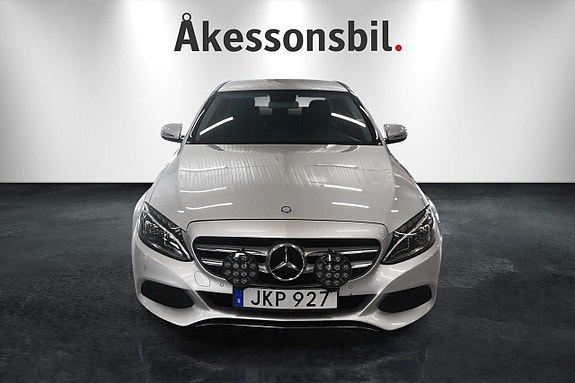 Mercedes-Benz C220 d 2 of 5