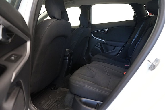 Volvo V40 7 of 9
