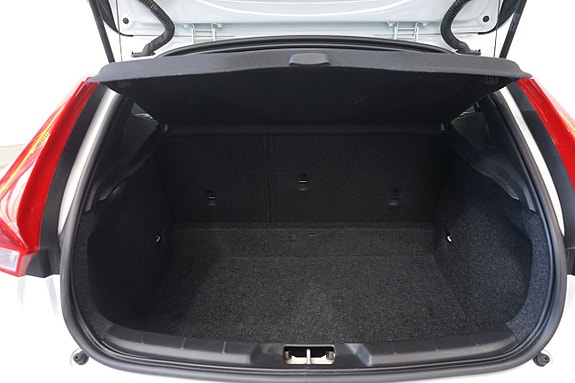 Volvo V40 8 of 9