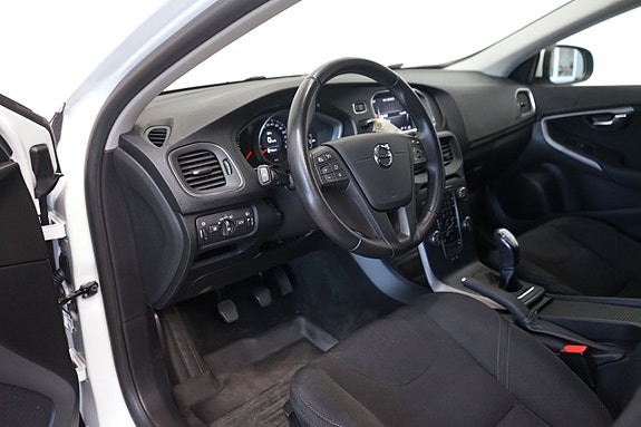 Volvo V40 6 of 9