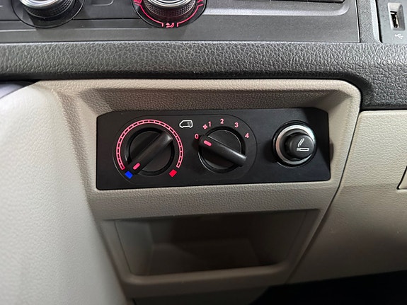 Volkswagen Transporter 12 of 15
