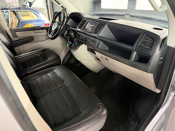 Volkswagen Transporter 9 of 15
