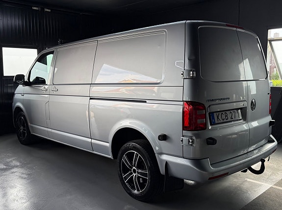 Volkswagen Transporter 3 of 5