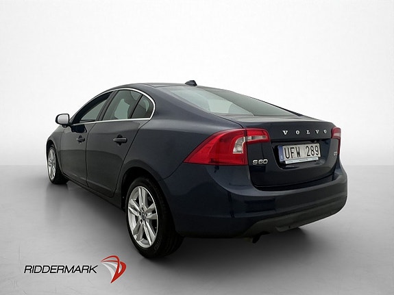 Volvo S60 4 of 5