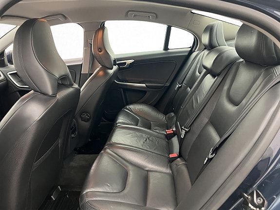 Volvo S60 15 of 29