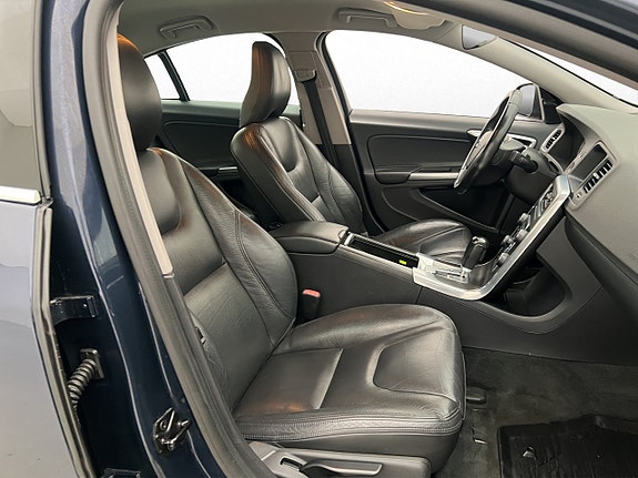 Volvo S60 12 of 29