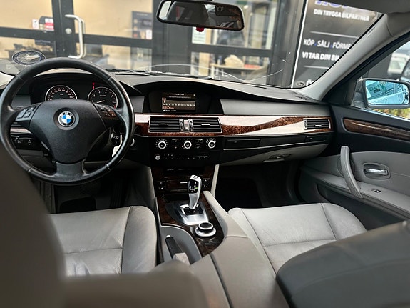 BMW 523i 18 of 24