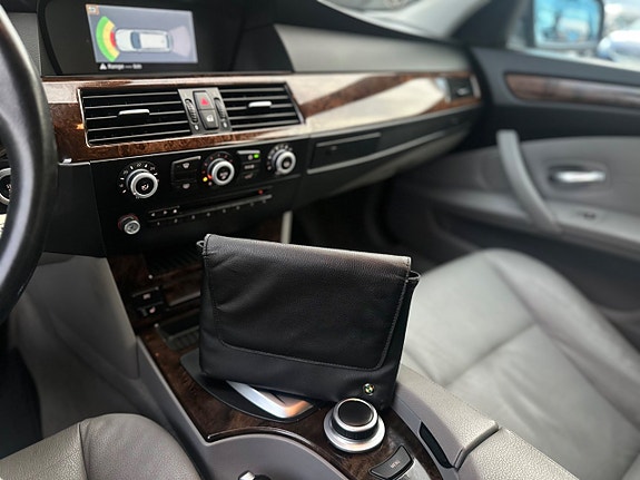 BMW 523i 20 of 24