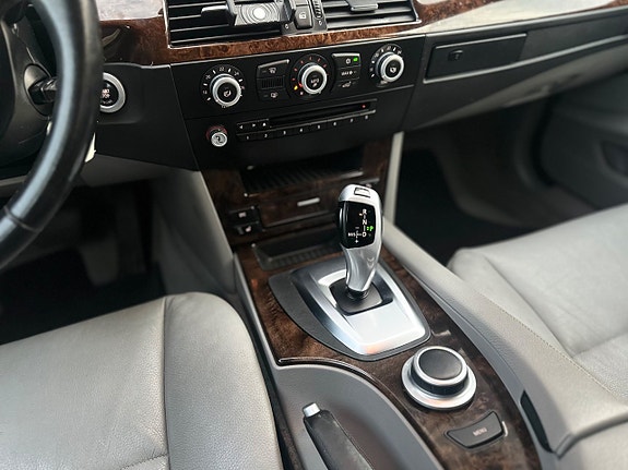 BMW 523i 9 of 24