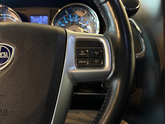 Lancia Voyager 20 of 21
