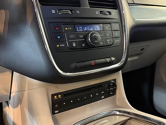 Lancia Voyager 16 of 21