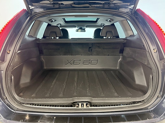 Volvo XC60 12 of 30