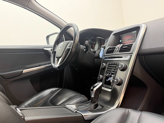 Volvo XC60 15 of 30