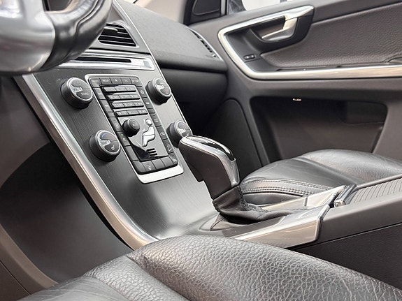 Volvo XC60 17 of 30