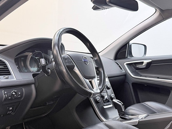 Volvo XC60 16 of 30