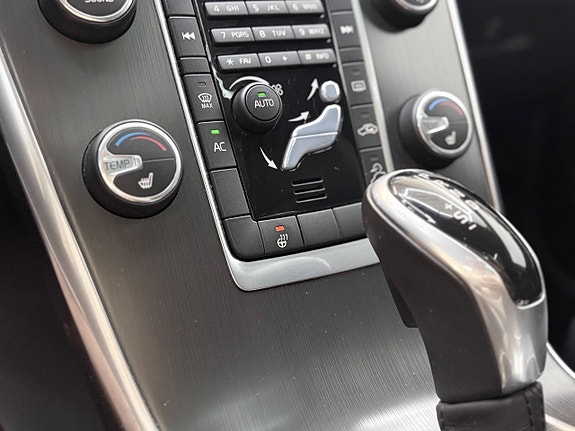 Volvo XC60 21 of 30