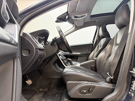 Volvo XC60 11 of 30