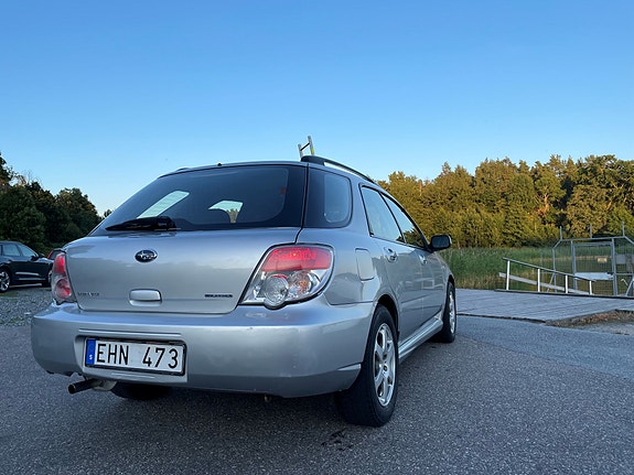 Subaru Impreza 3 of 5