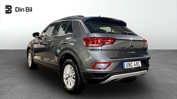 Volkswagen T-Roc 3 of 12