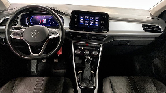 Volkswagen T-Roc 10 of 12