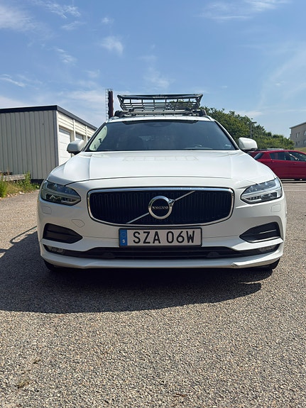 Volvo V90 2 of 5