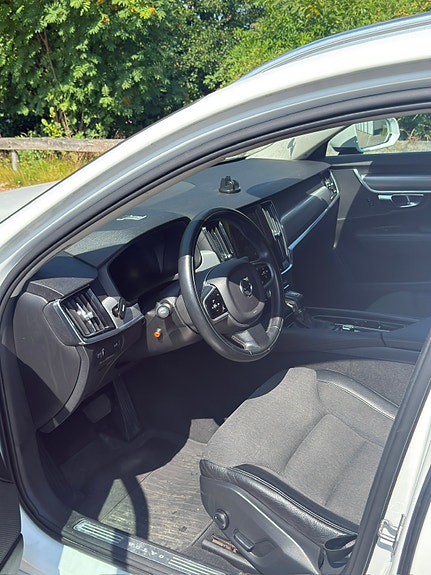 Volvo V90 3 of 5