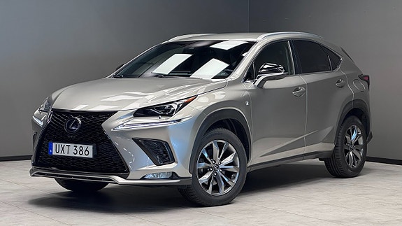 Lexus NX300h 15 of 21