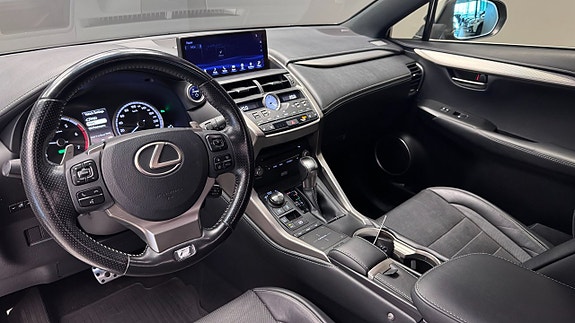 Lexus NX300h 6 of 21
