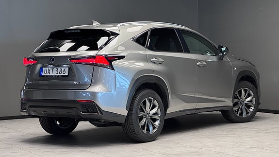 Lexus NX300h 19 of 21