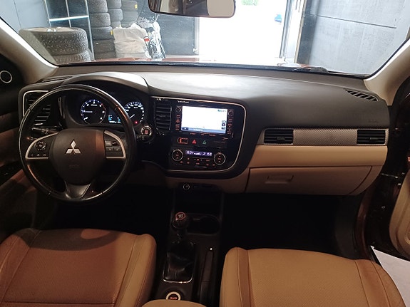 Mitsubishi Outlander 10 of 18