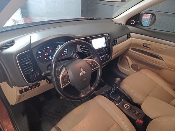 Mitsubishi Outlander 14 of 18