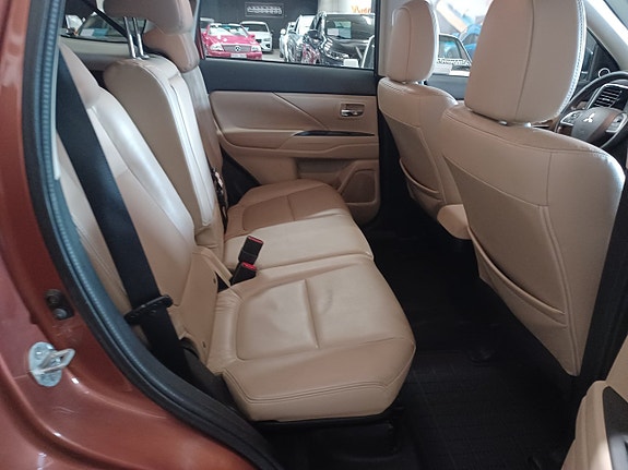 Mitsubishi Outlander 9 of 18