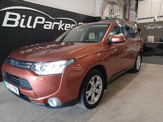 Mitsubishi Outlander 2 of 18