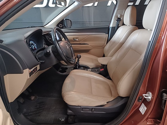 Mitsubishi Outlander 12 of 18