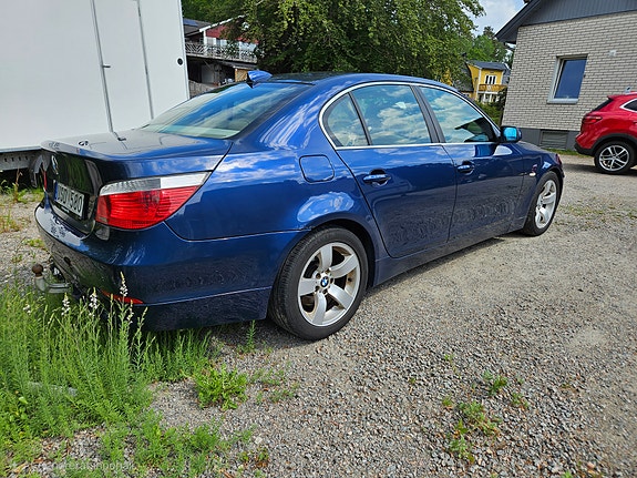 BMW 520i 5 of 5