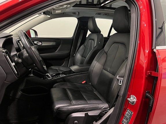 Volvo XC40 7 of 30