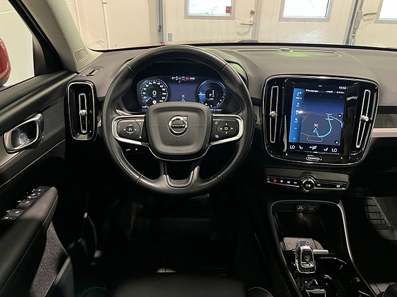 Volvo XC40 16 of 30