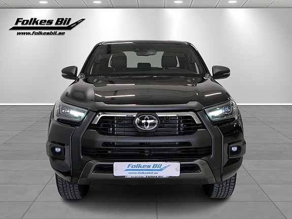 Toyota HiLux 2 of 5