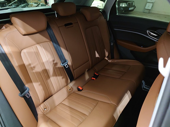 Audi Q8 12 of 19