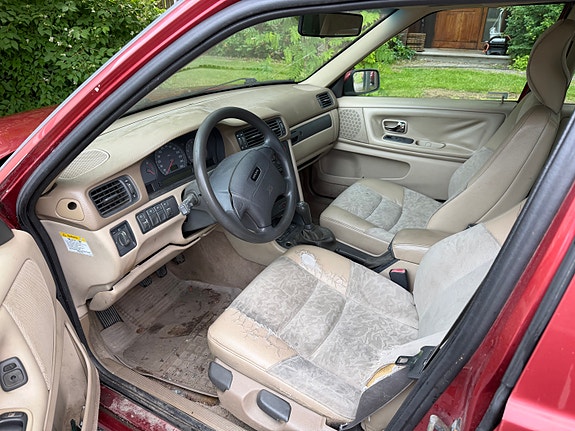 Volvo V70 5 of 5